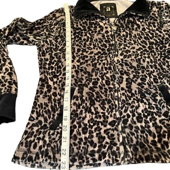 Ac-tiv-ology Leopard Print Velour Feel Jacket Black Collar and Cuffs Size Small - Picture 7 of 8